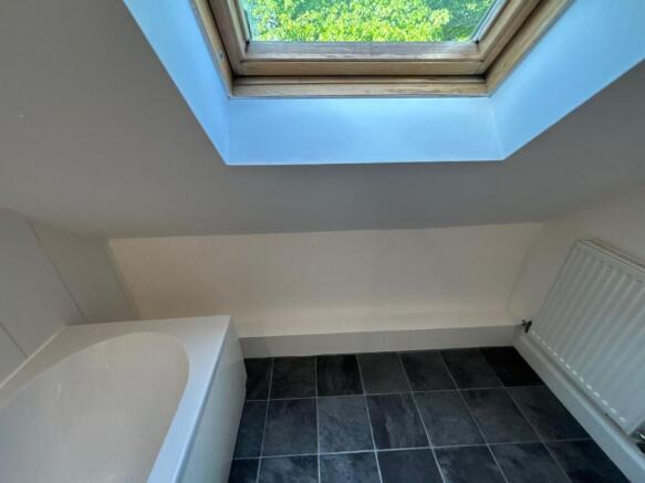2 bed Apartment to rent Image 8