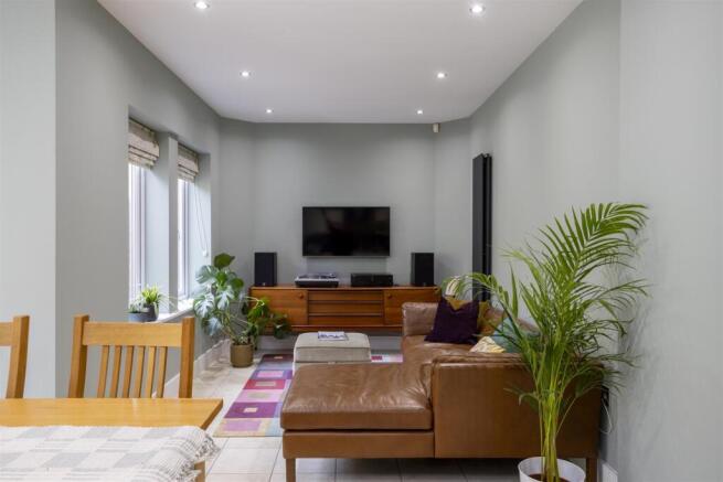 4 bed Detached for sale Image 9