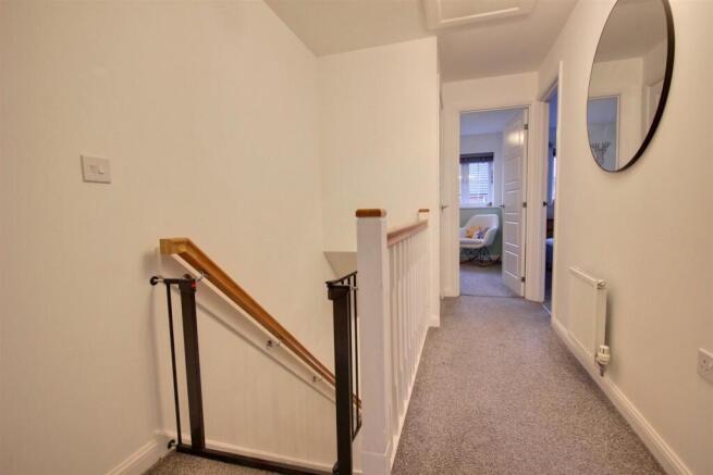 3 bed Semi-Detached for sale Image 4