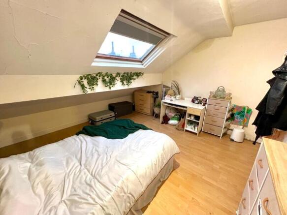 5 bed Terraced to rent Image 5