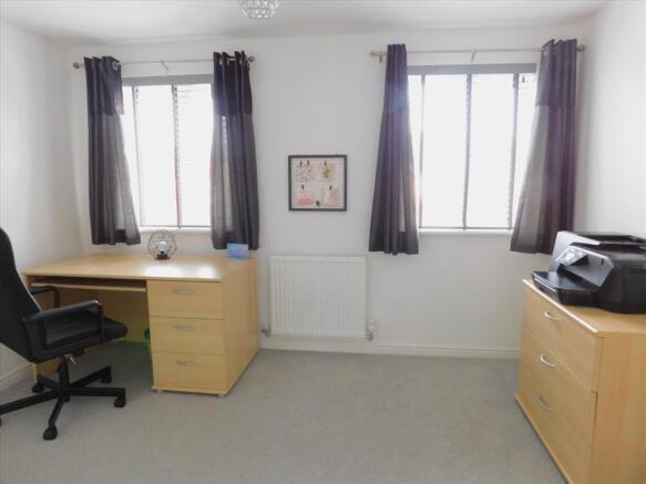 BEDROOM 2