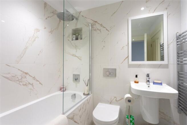 2 bed Apartment for sale Image 6