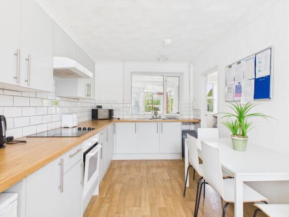 Kitchen/Dining