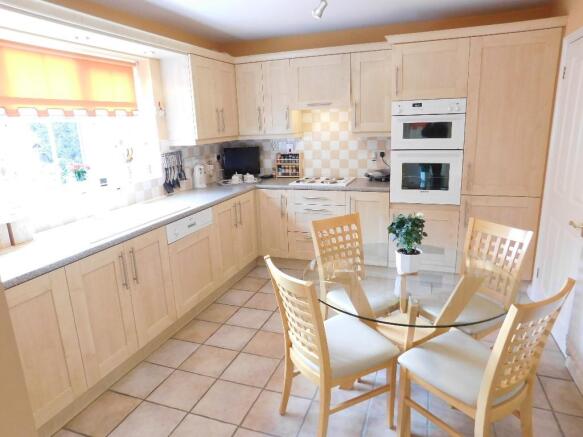 Kitchen/Breakfast Rm