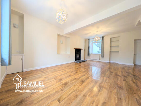 Martins Terrace, Abercynon photo 4