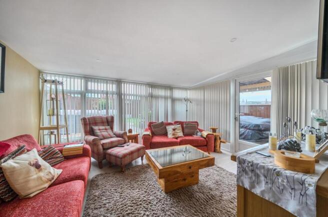 5 bed Detached for sale Image 8