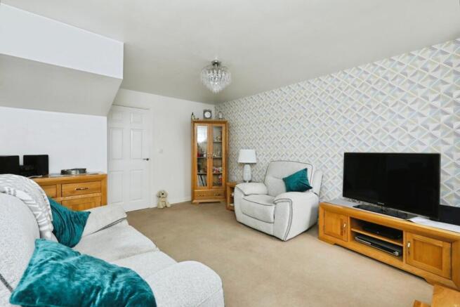 3 bed Semi-Detached for sale Image 7