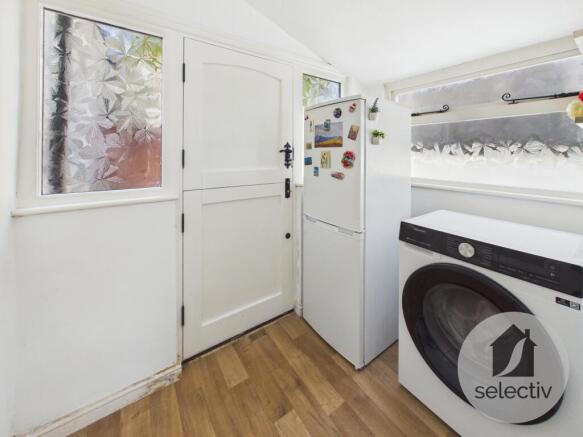 2 bed Semi-Detached Bungalow for sale Image 9