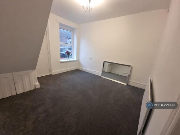 2 bed Terraced to rent Image 7