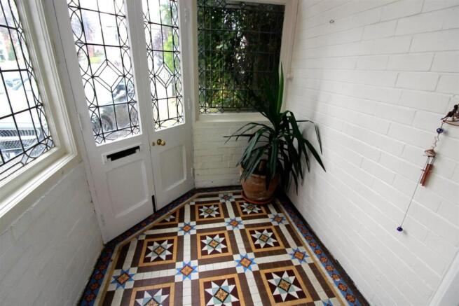 4 bed Semi-Detached for sale Image 5