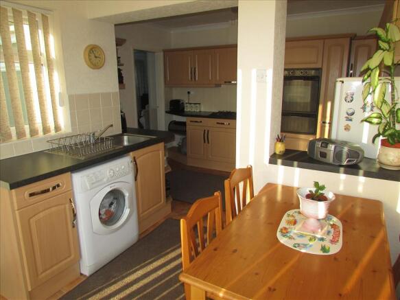 EXTENDED KITCHEN/DINING ROOM