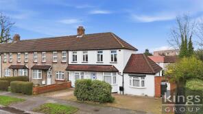 88, Trent Gardens, London N14 4QN