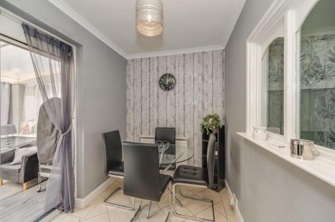 KITCHEN/DINER AND LOUNGE