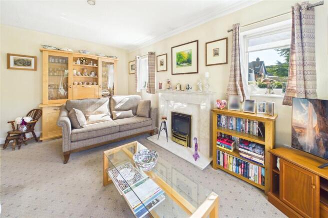 4 bed Bungalow for sale Image 4
