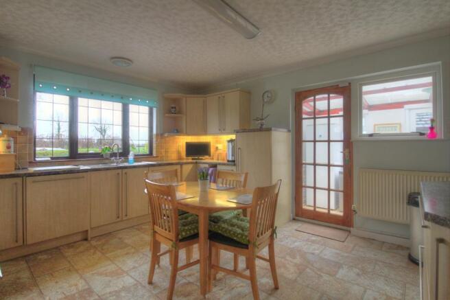 4 - Kitchen