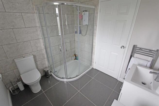 ensuite.jpg