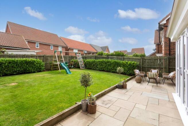 4 bed Detached for sale Image 8