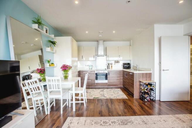 Lounge / Kitchen