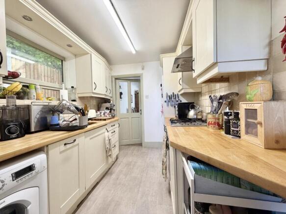 3 bed Semi-Detached for sale Image 6