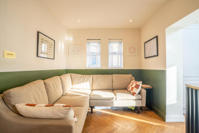 4 bed Semi-Detached for sale Image 9