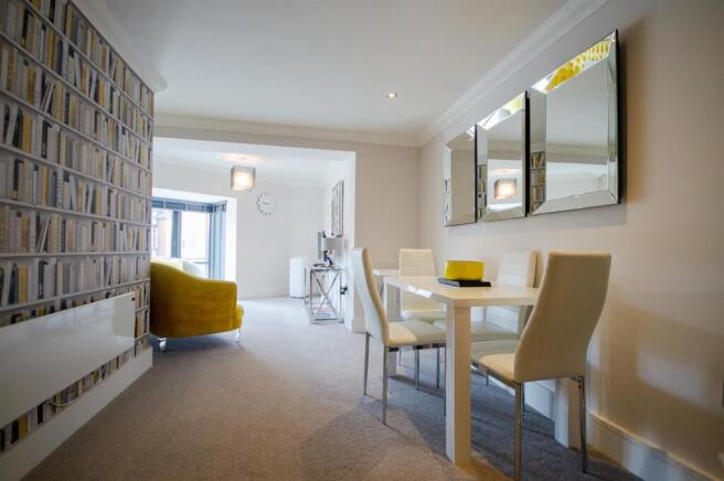 2 bed Apartment to rent Image 7