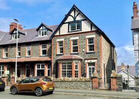Bryn Derwen, Bangor Road, Penmaenmawr LL34 6ND
