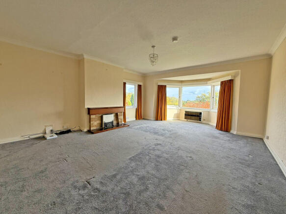 3 bed Flat for sale Image 4