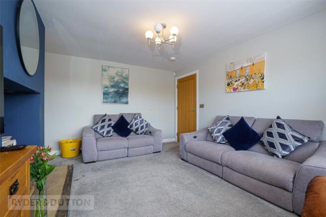 4 bed Detached for sale Image 11