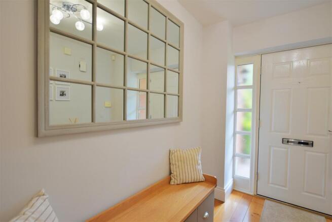 4 bed Detached for sale Image 7