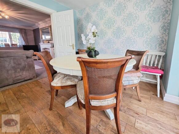 4 bed Detached for sale Image 8