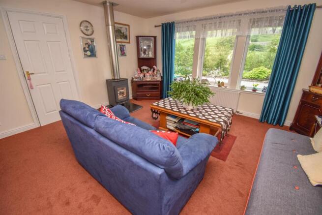 LOUNGE-2.jpg