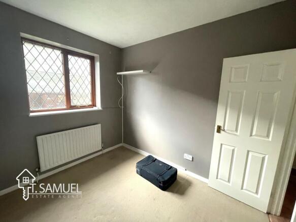 Bedroom 2b.JPG
