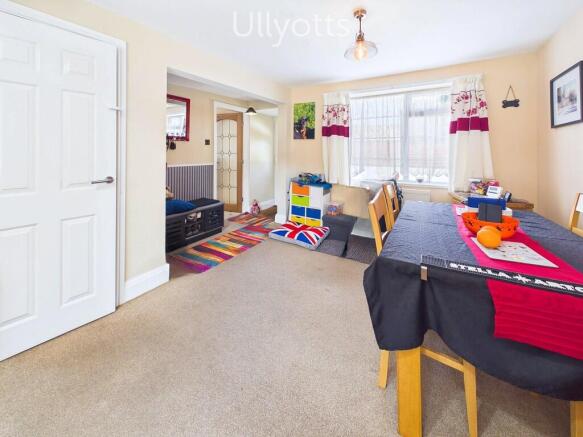 3 bed Semi-Detached for sale Image 4