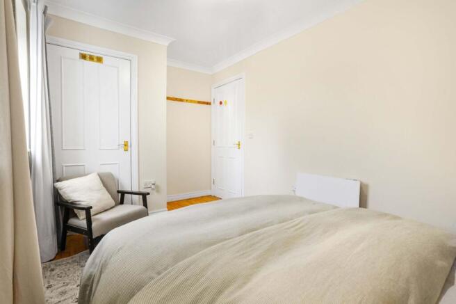2 bed Flat to rent Image 10