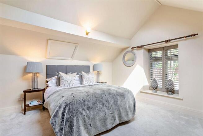 4 bed Detached for sale Image 9