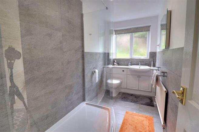 En-Suite Showe...