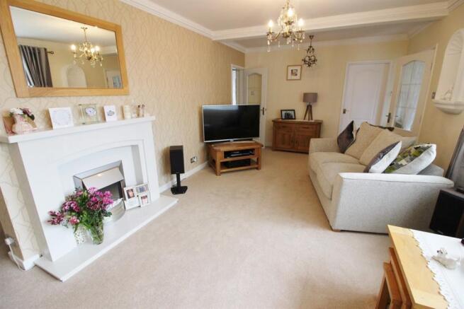 living room/dining r