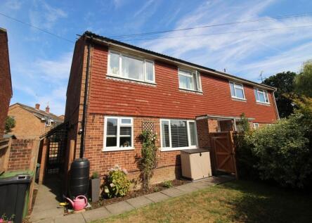 19 Windsor Walk, Lindford, Bordon