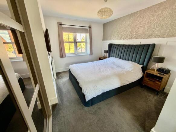 4 bed Detached for sale Image 10