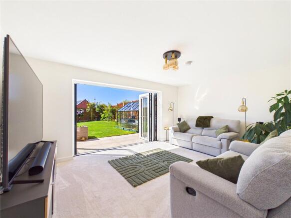 Columbine Road, Droitwich Spa, Worcestershire, WR9 photo 5