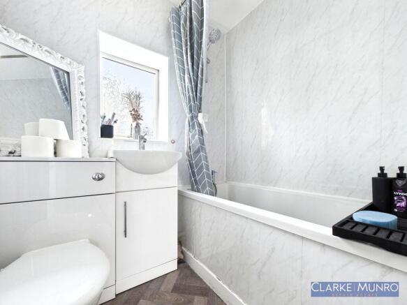 3 bed Semi-Detached for sale Image 2