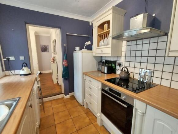 Lrg_Kitchen 2.jpg