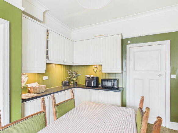 4 bed Semi-Detached for sale Image 6