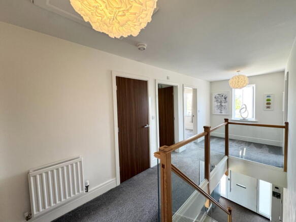 4 bed Detached for sale Image 10