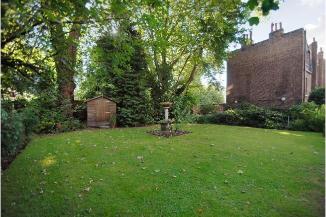 COMMUNAL GARDENS