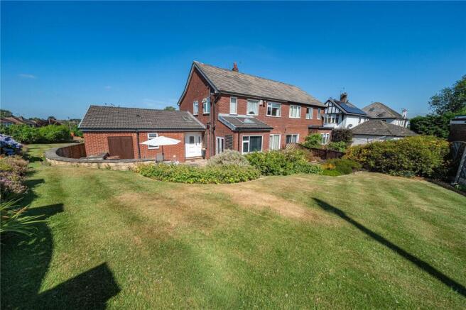 4 bed Semi-Detached for sale Image 8