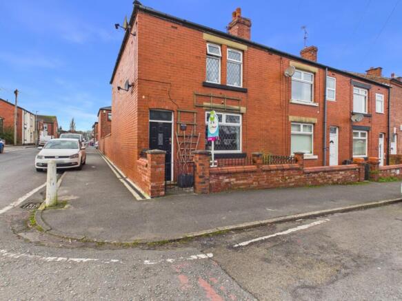 CAM03729G0-PR0263-STILL023