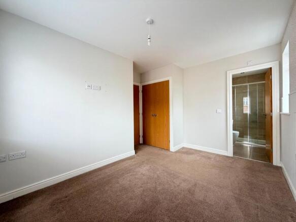 4 bed Semi-Detached for sale Image 9