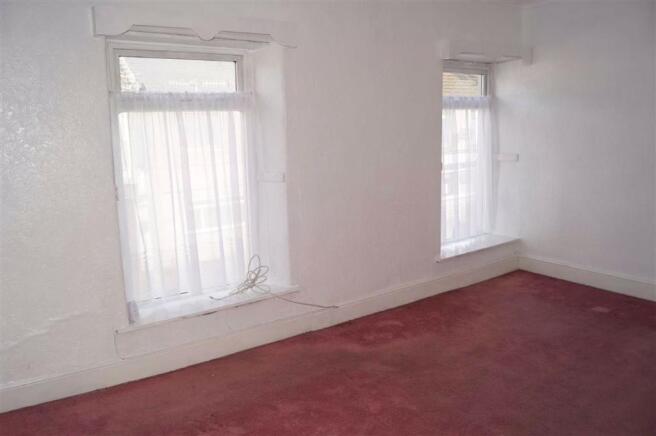 BEDROOM 1 (FRONT)