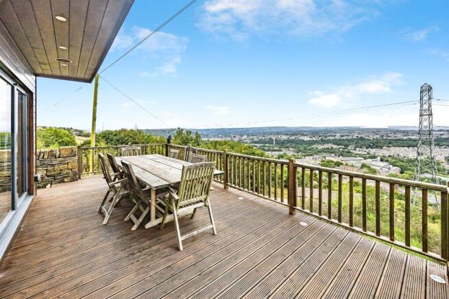 4 bed Detached for sale Image 6